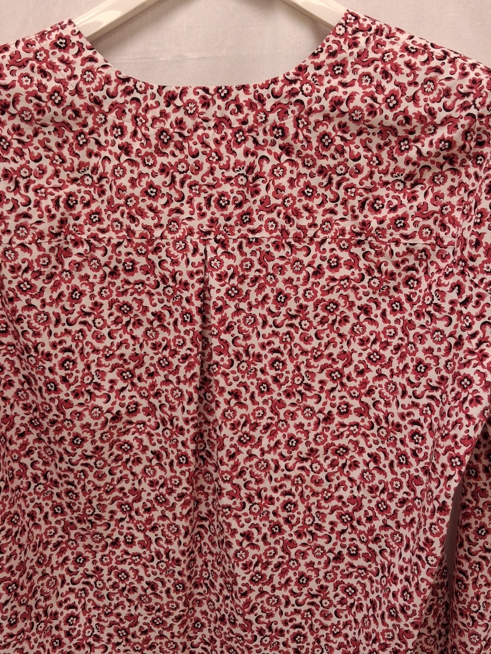 Lands End Womens Red Floral No Iron Supima Cotton V-Neck Tunic Blouse M 10-12 - Picture 3 of 5
